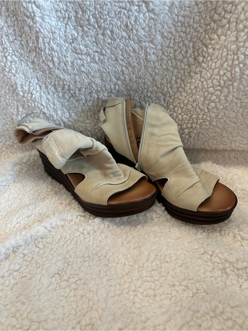Women’s Cream Leather Open-Toe Wedge Sandals